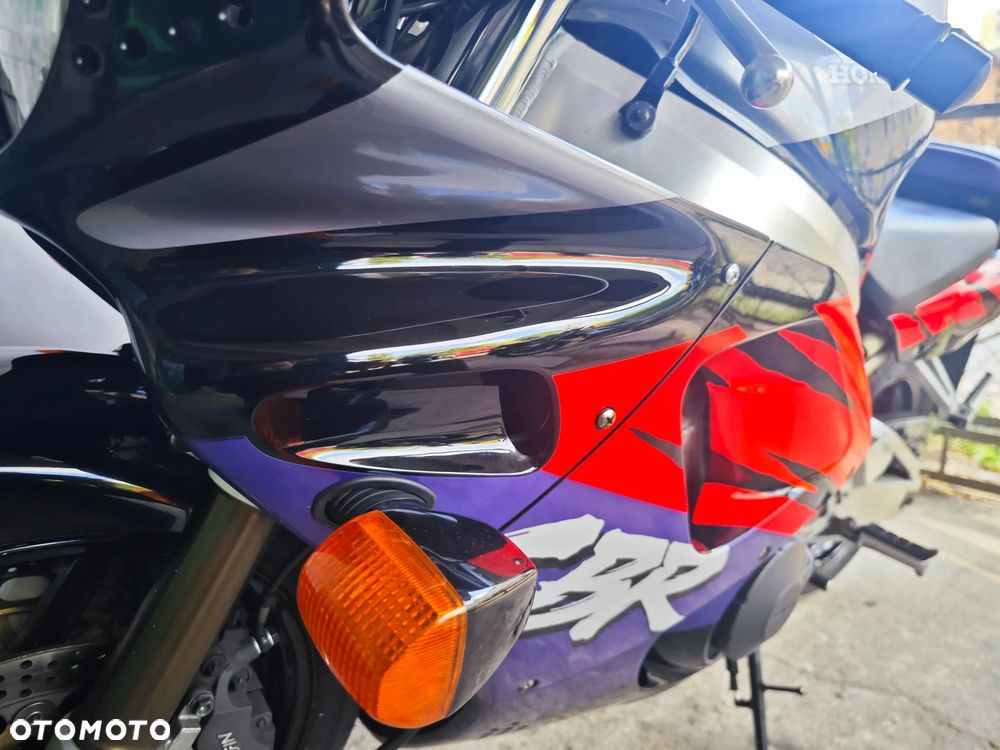 Honda CBR - 16