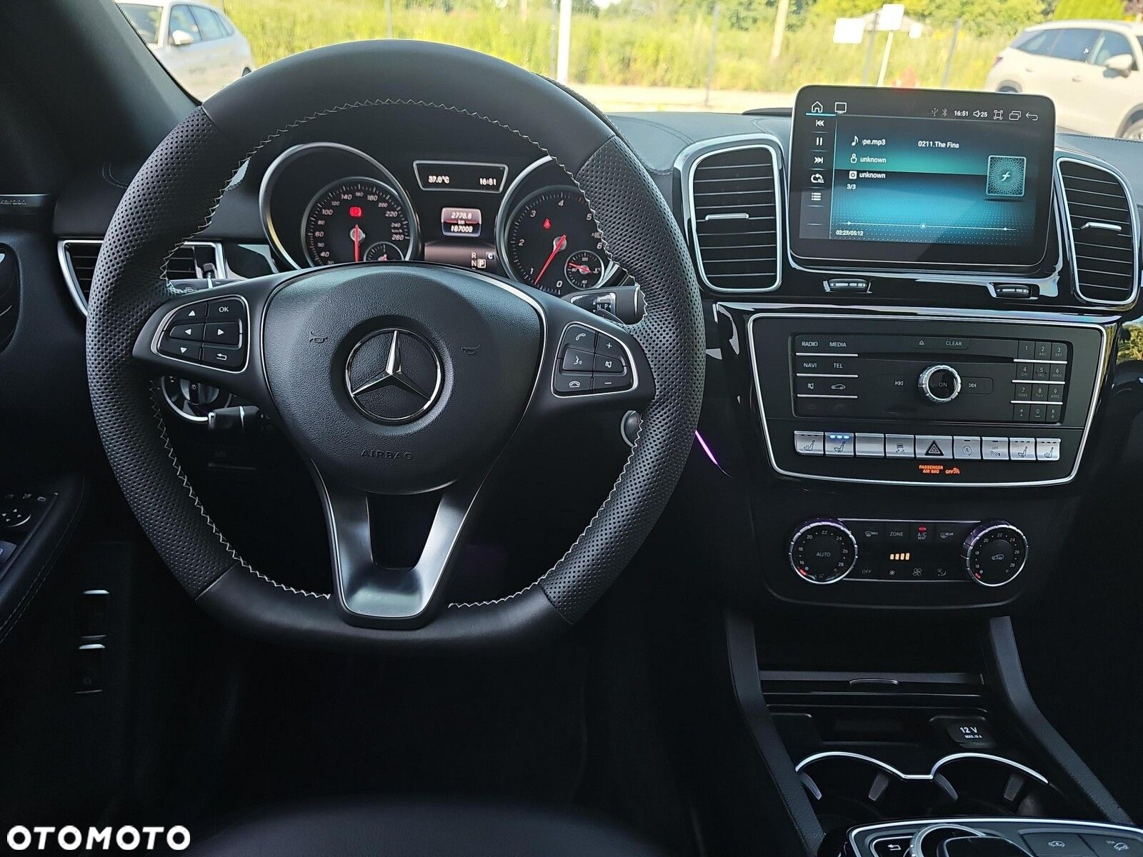Mercedes-Benz GLE - 9