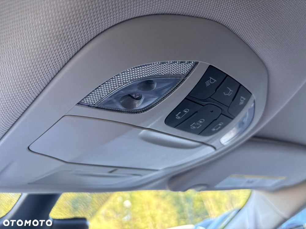 Chrysler Pacifica - 35
