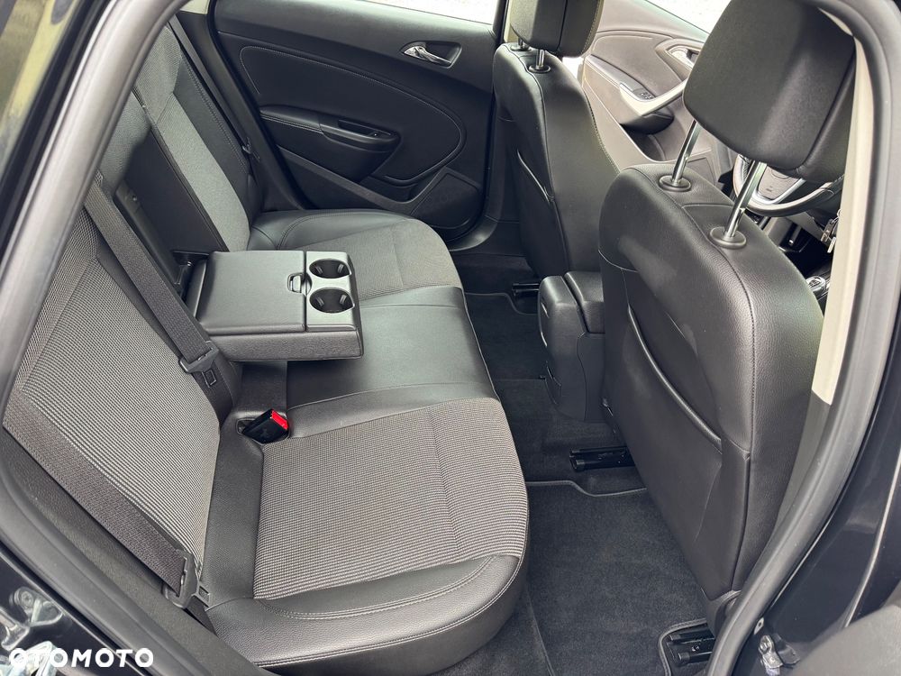 Opel Astra 1.4 Turbo Cosmo - 29