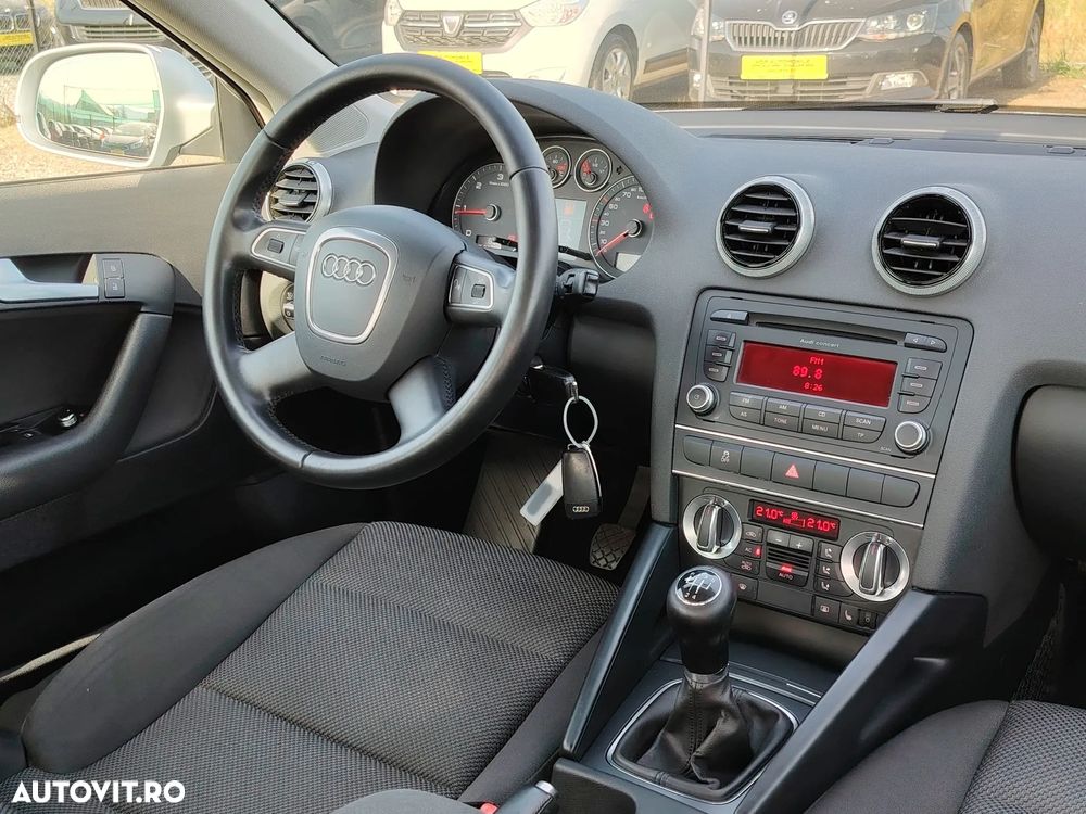 Audi A3 Sportback 1.6 TDI Ambiente - 11