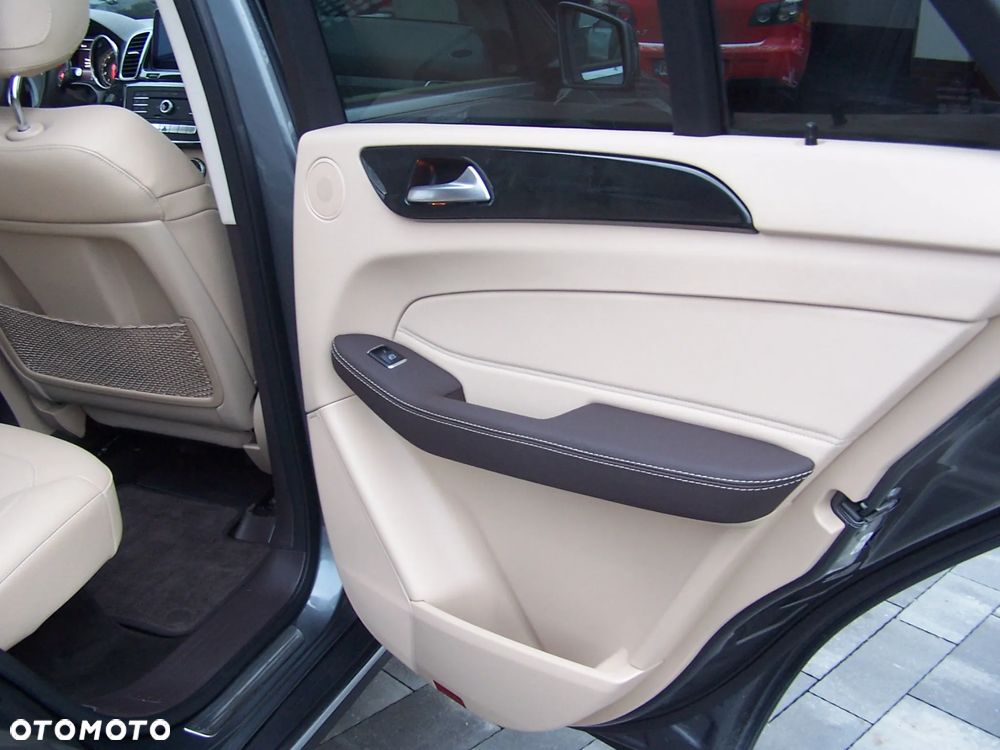 Mercedes-Benz GLE - 11