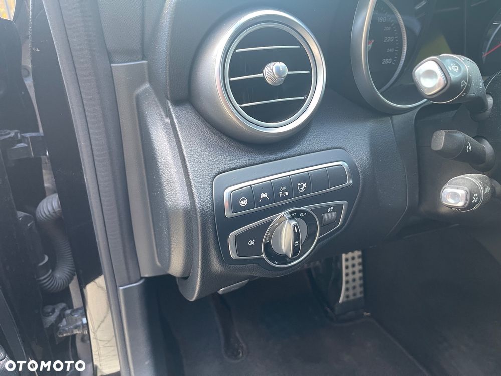 Mercedes-Benz Klasa C 300 7G-TRONIC AMG Line - 25