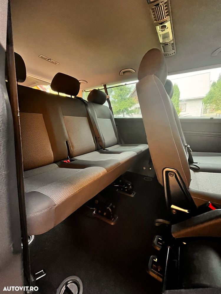 Volkswagen Caravelle - 2
