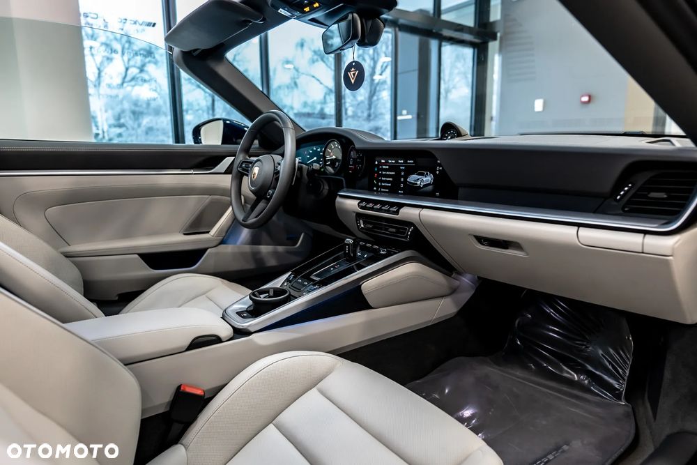 Porsche 911 Targa 4 - 34
