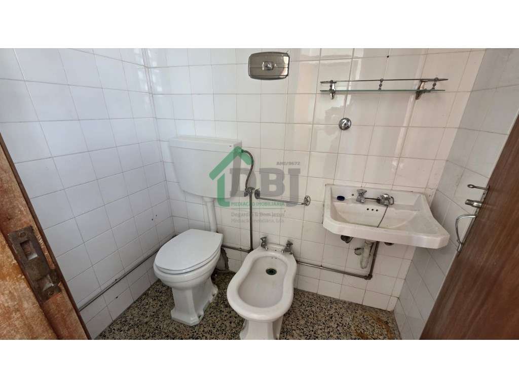 Arrenda-se T3 - Rua Mateus Fernandes, Covilhã - Grande imagem: 4/16