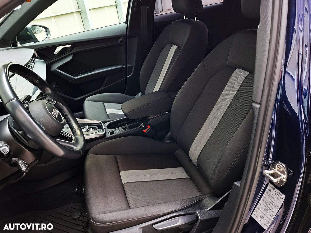 Audi A3 2.0 35 TDI S tronic Sport - 12