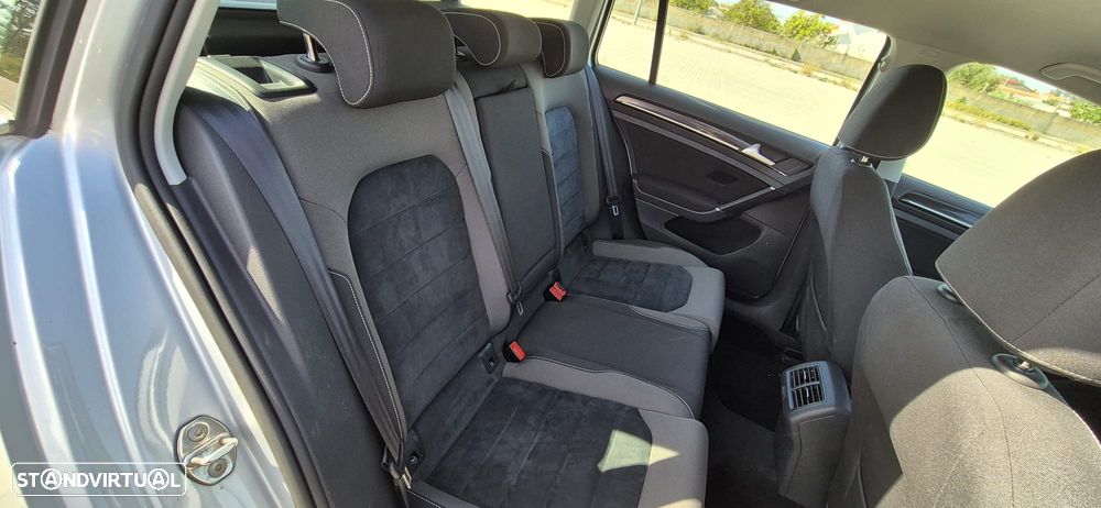 VW Golf Variant 2.0 TDi Highline DSG 119g - 10