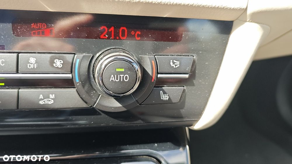BMW Seria 5 550i xDrive - 15