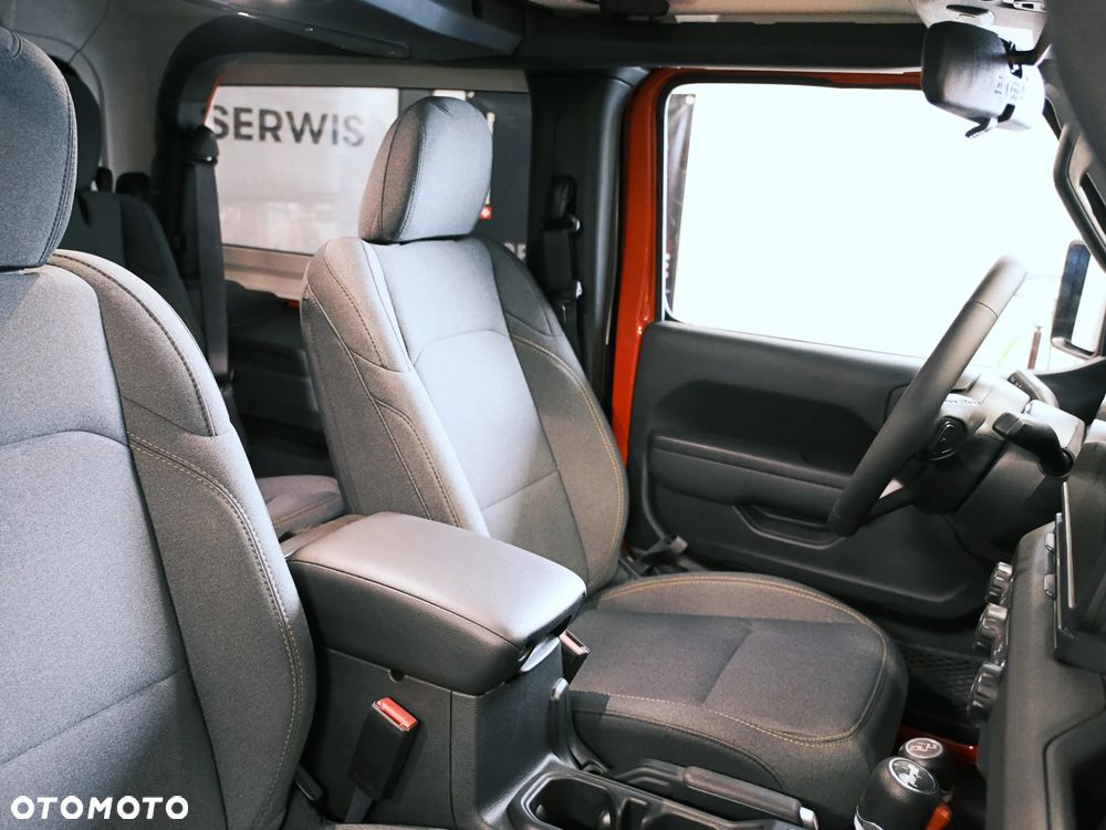 Jeep Wrangler - 36