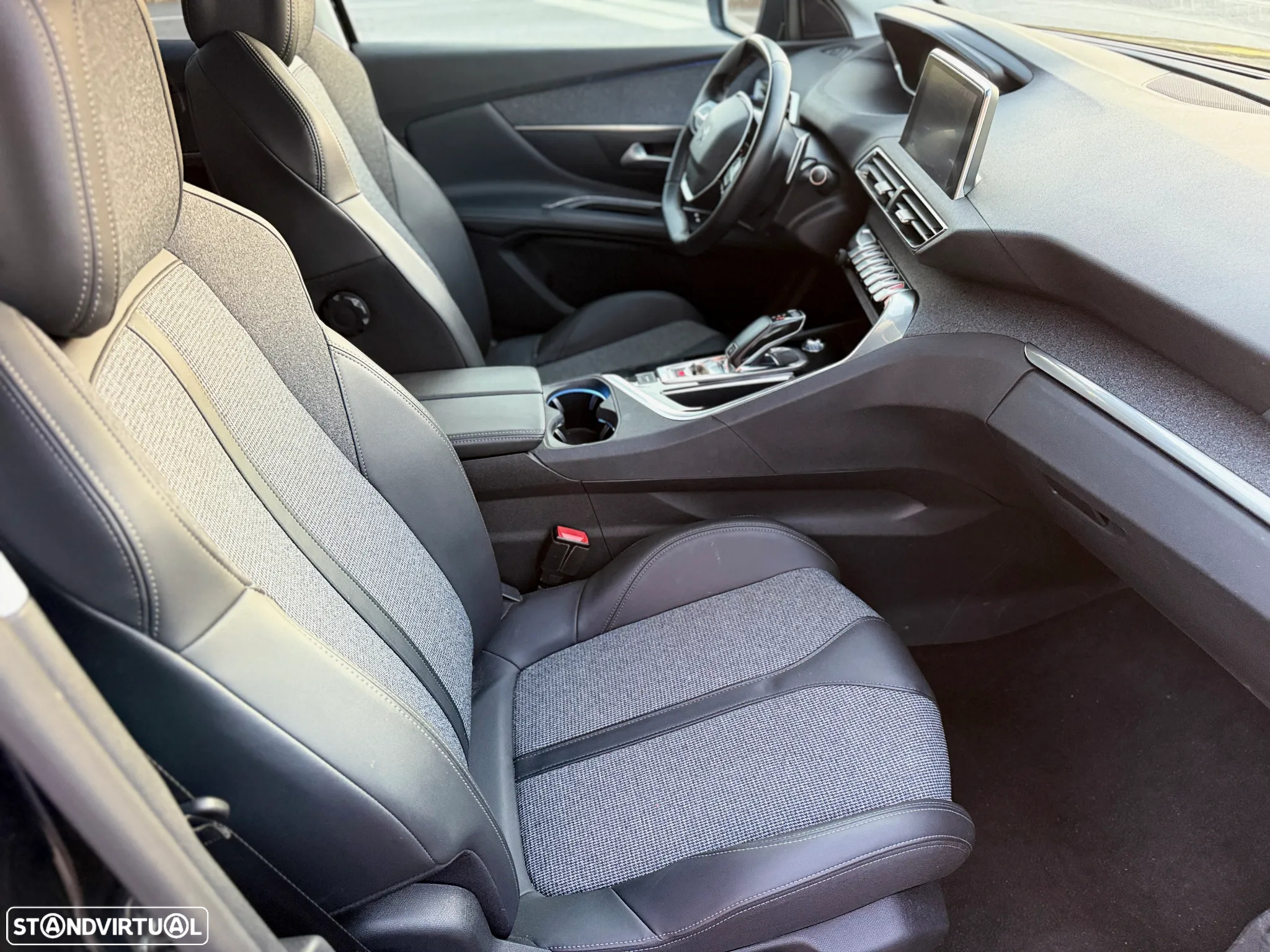 Peugeot 3008 PureTech 130 Stop & Start GPF EAT8 Allure - 8