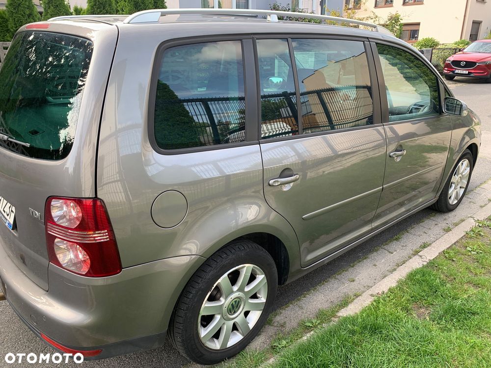 Volkswagen Touran 1.9 TDI DSG Trendline - 12