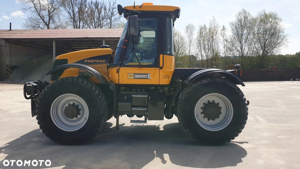JCB FASTRAC 3220 PLUS - 12