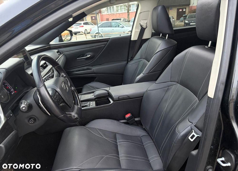 Lexus ES 300h Prestige - 11