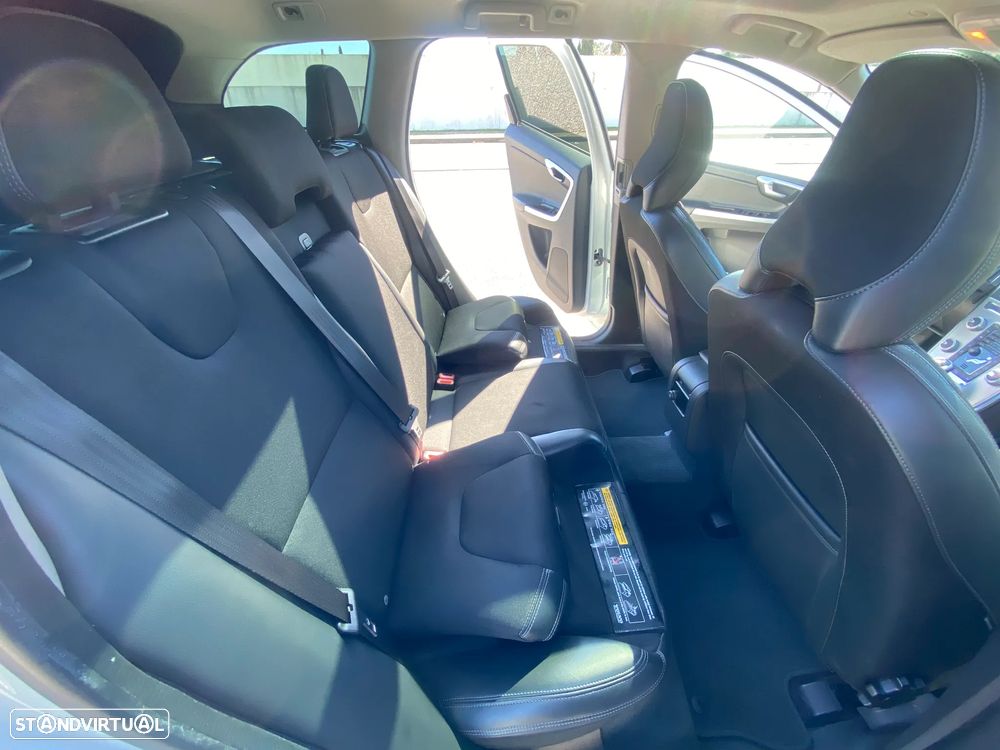 Volvo XC 60 D3 Geartronic Momentum - 17