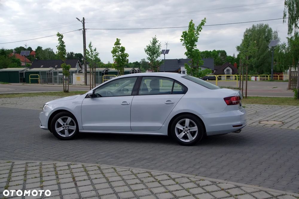 Volkswagen Jetta 2.0 TDI DPF BMT Trendline - 12