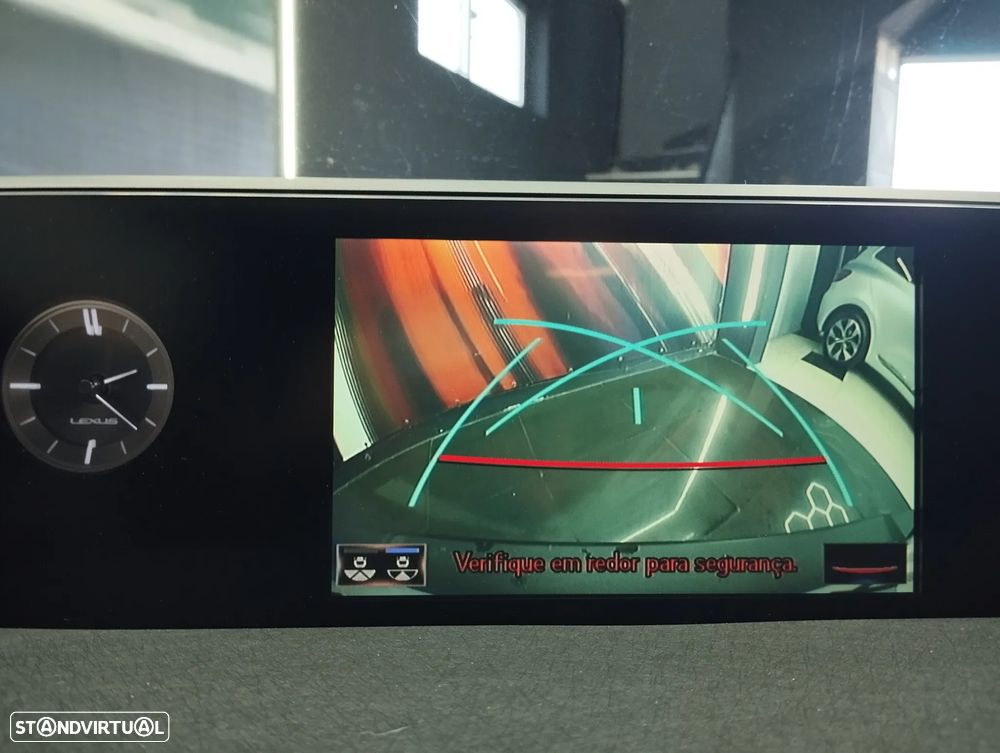 Lexus UX 300e Premium - 29