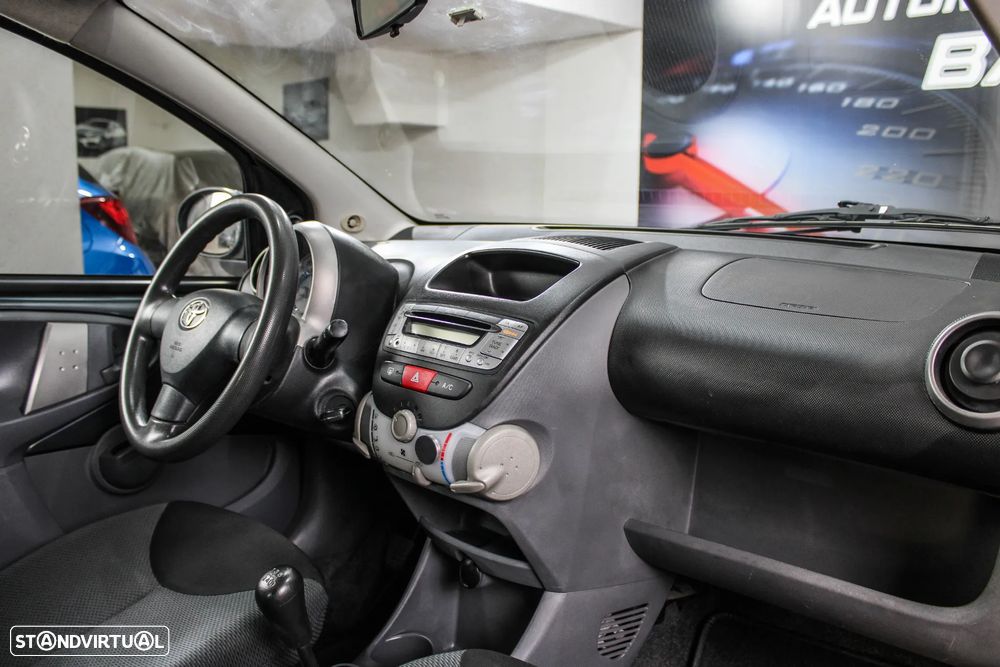 Toyota Aygo 1.0 + AC - 23