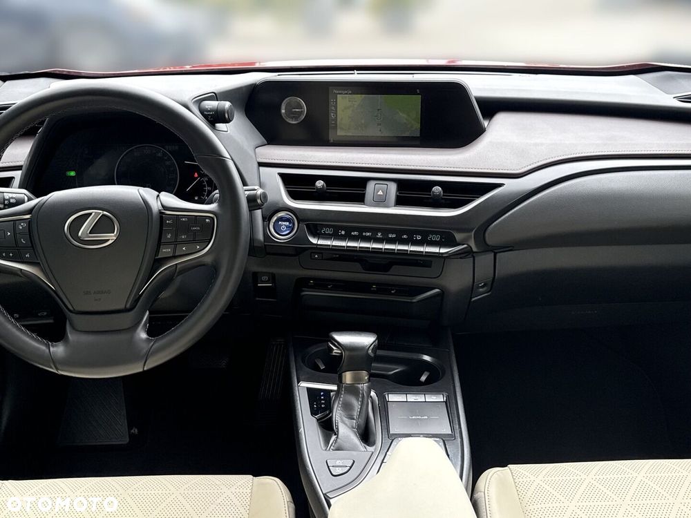 Lexus UX - 22
