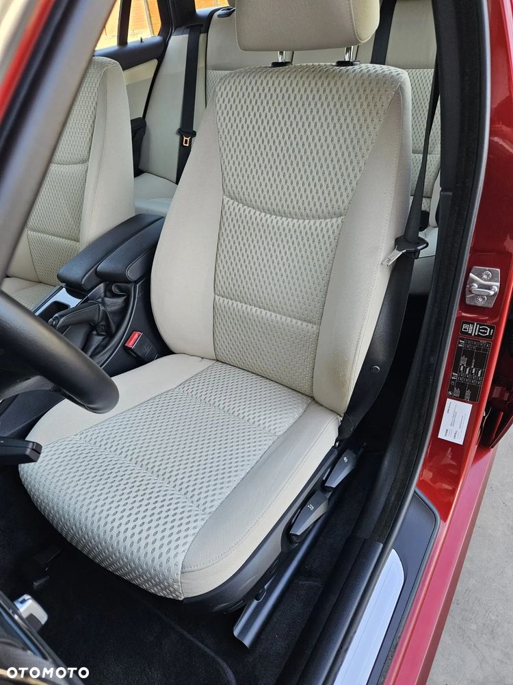 BMW Seria 3 318i Touring - 7