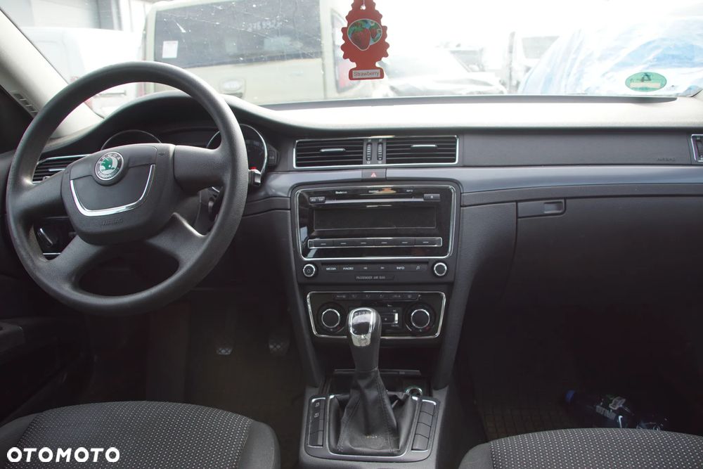 Auto na części - Skoda Superb II 2.0 TDI 140 KM BMP KXX LA7W 2009R Silnik Skrzynia Drzwi Błotnik Zderzak Lampa Lusterko Klamka Szyba Deska Kokpit Sterownik Moduł Czujnik Licznik Panel Kierownica - 18