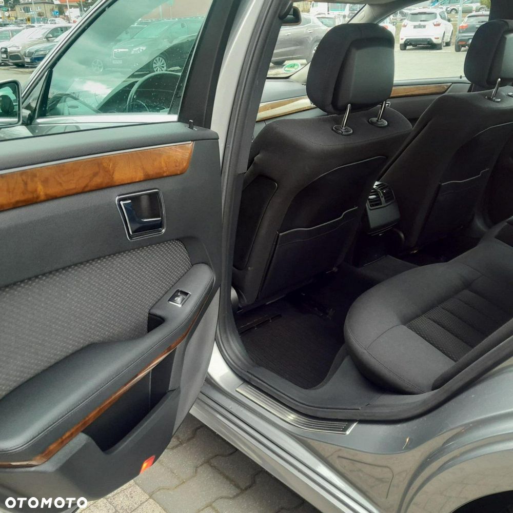 Mercedes-Benz Klasa E 350 CGI BlueEFFICIENCY 7G-TRONIC Elegance - 8
