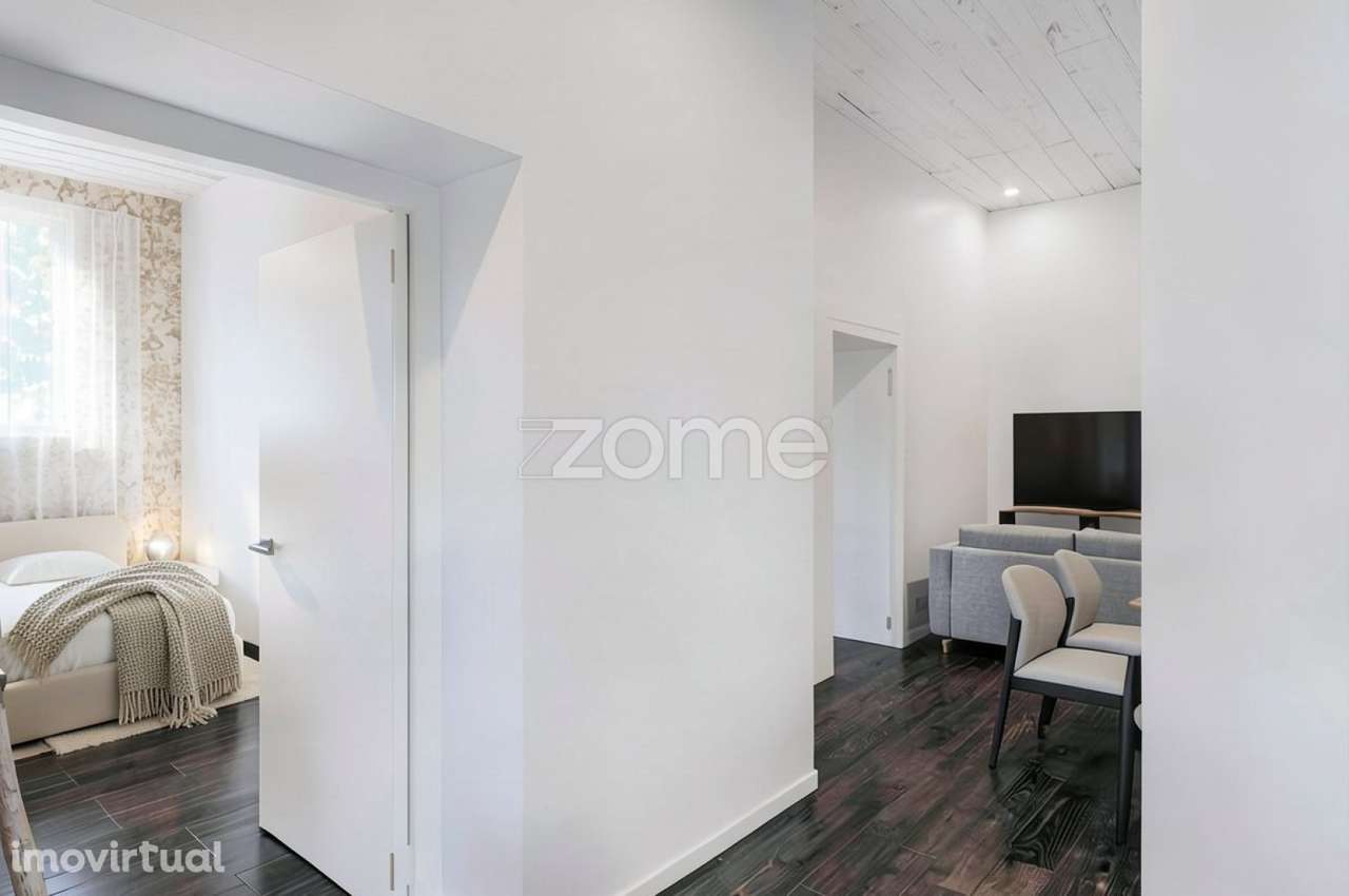 Moradia T4 Renovada, distribuída em dois apartamentos T2 - Grande imagem: 5/37