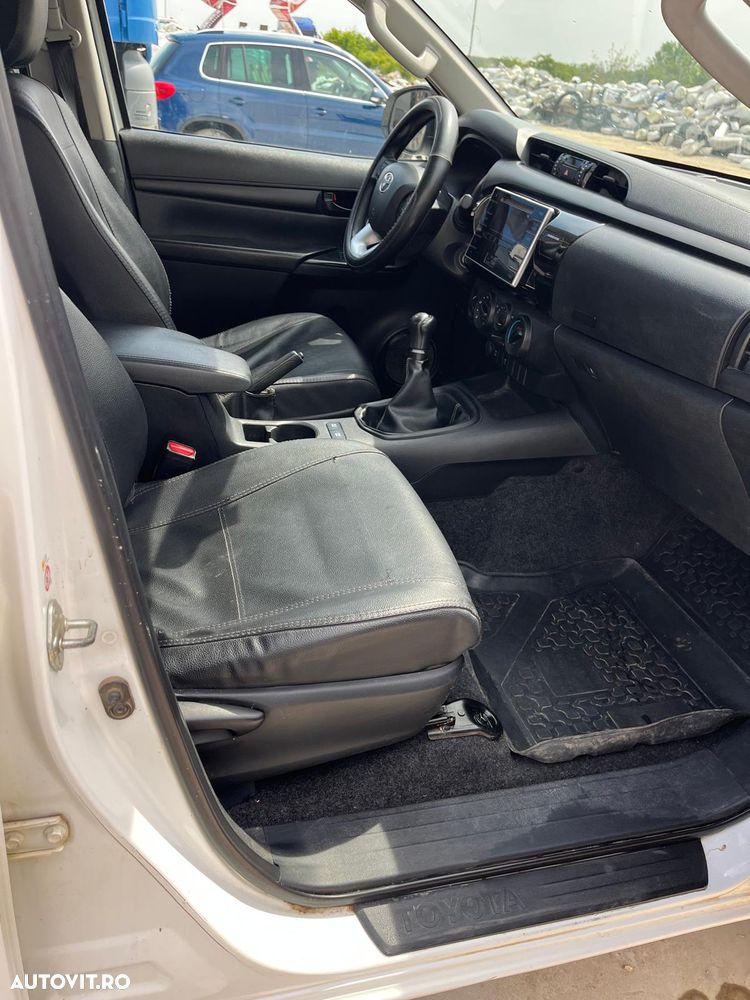 Toyota HILUX - 7