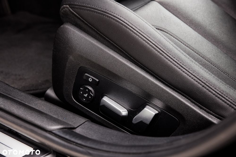 BMW Seria 3 330i Sport Line - 16