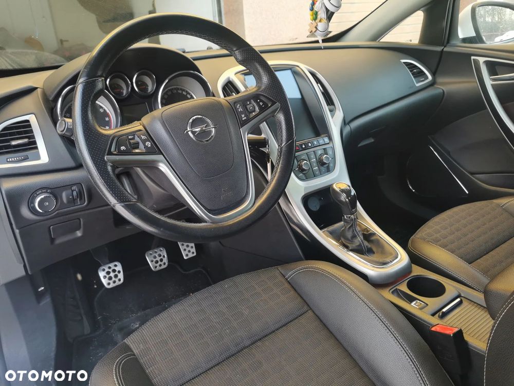 Opel Astra 1.6 Turbo Edition - 9