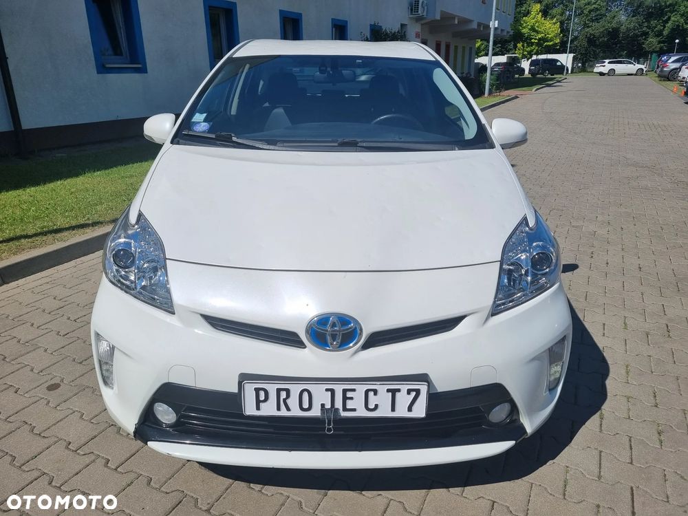 Toyota Prius (Hybrid) Executive - 27