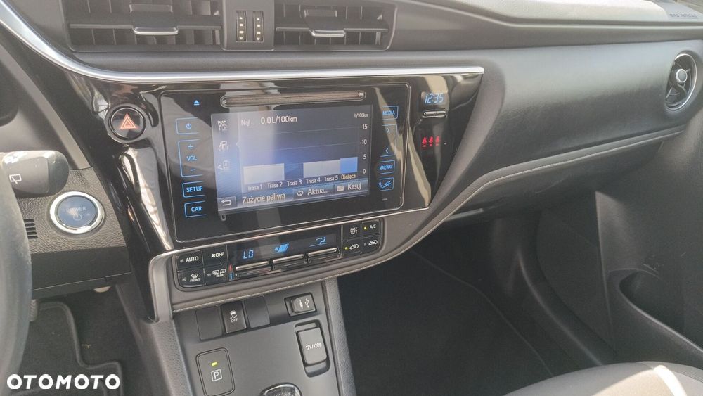 Toyota Auris Hybrid 135 Premium - 18