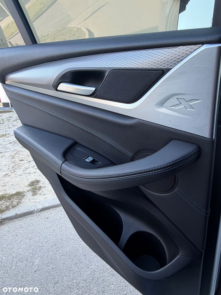 BMW X4 - 33