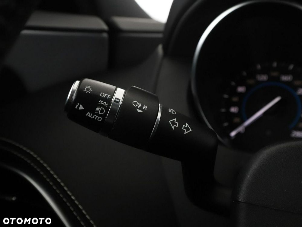 Jaguar XE 20d R-Sport - 34