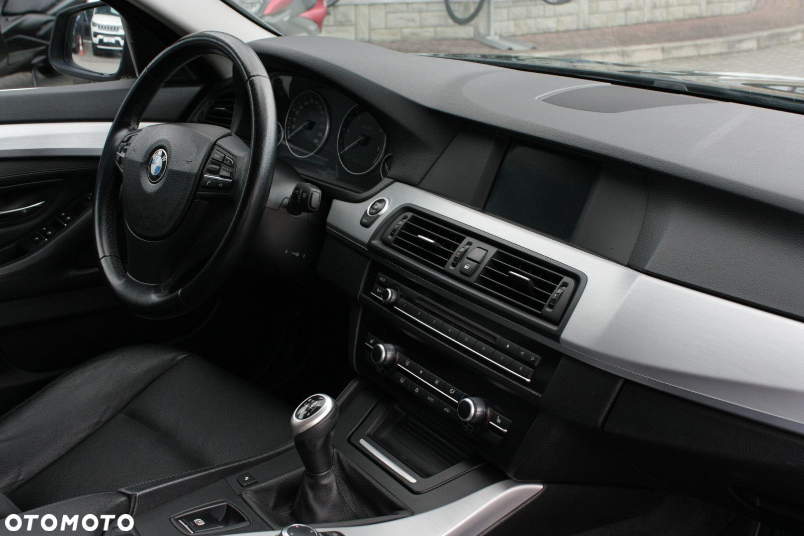 BMW Seria 5 520d - 25