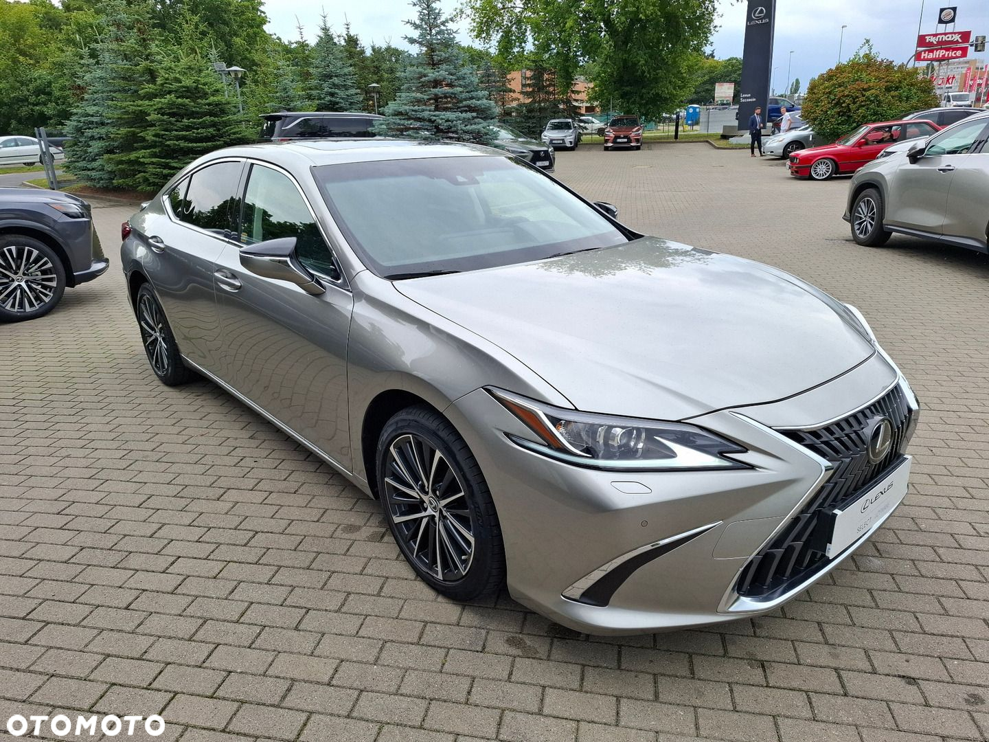 Lexus ES - 7