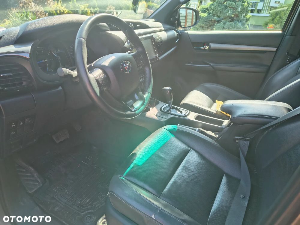 Toyota Hilux 2.8 D-4D Double Cab Invincible 4x4 - 10