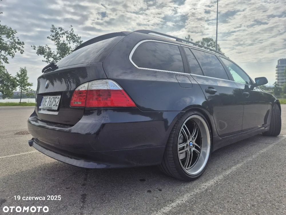 BMW Seria 5 525d Touring - 4