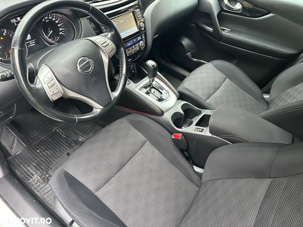 Nissan Qashqai 1.6 DCI Xtronic N-Connecta - 9