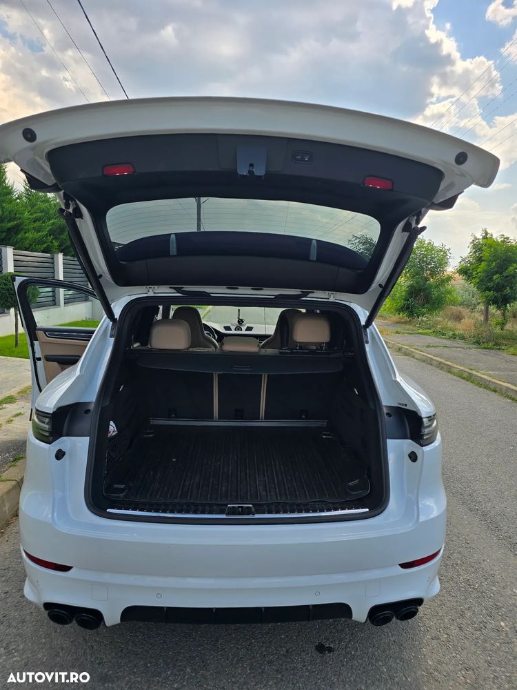 Porsche Cayenne Standard - 8