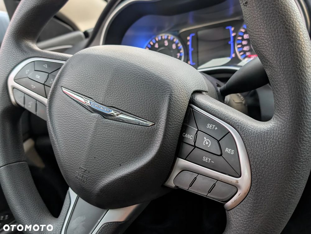 Chrysler 200 - 25