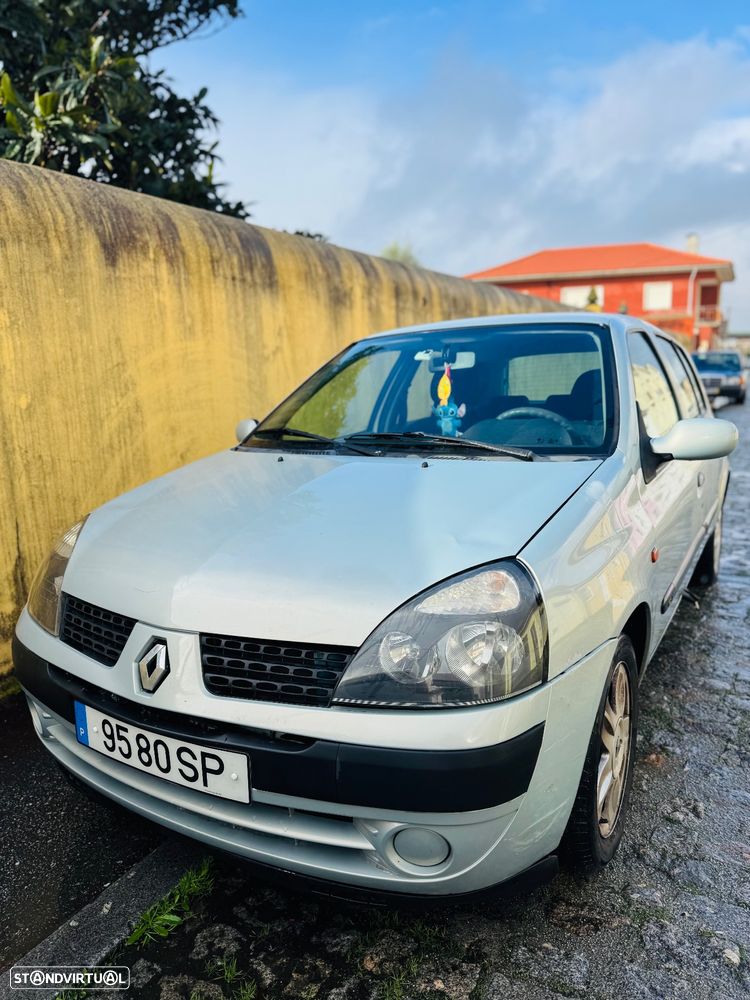 Renault Clio - 1