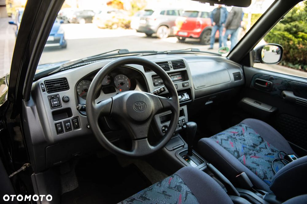 Toyota RAV4 - 17