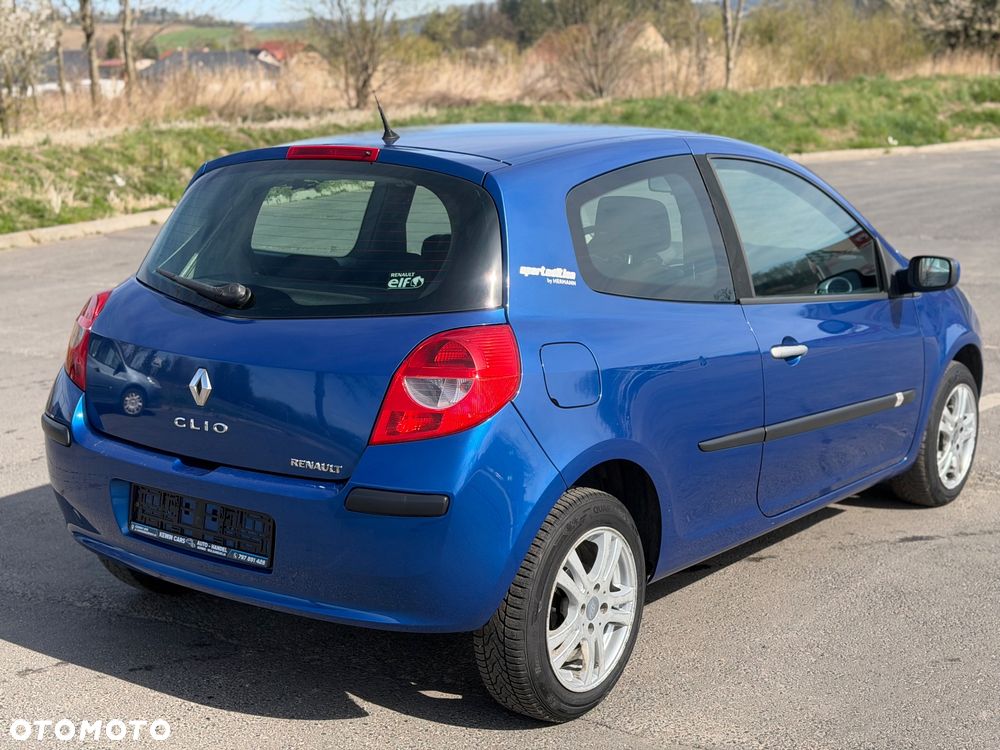 Renault Clio 1.2 16V 75 Dynamique - 12