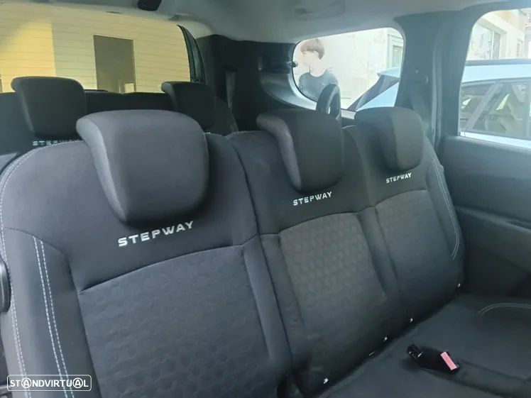 Dacia Lodgy TCe 115 Stepway - 52