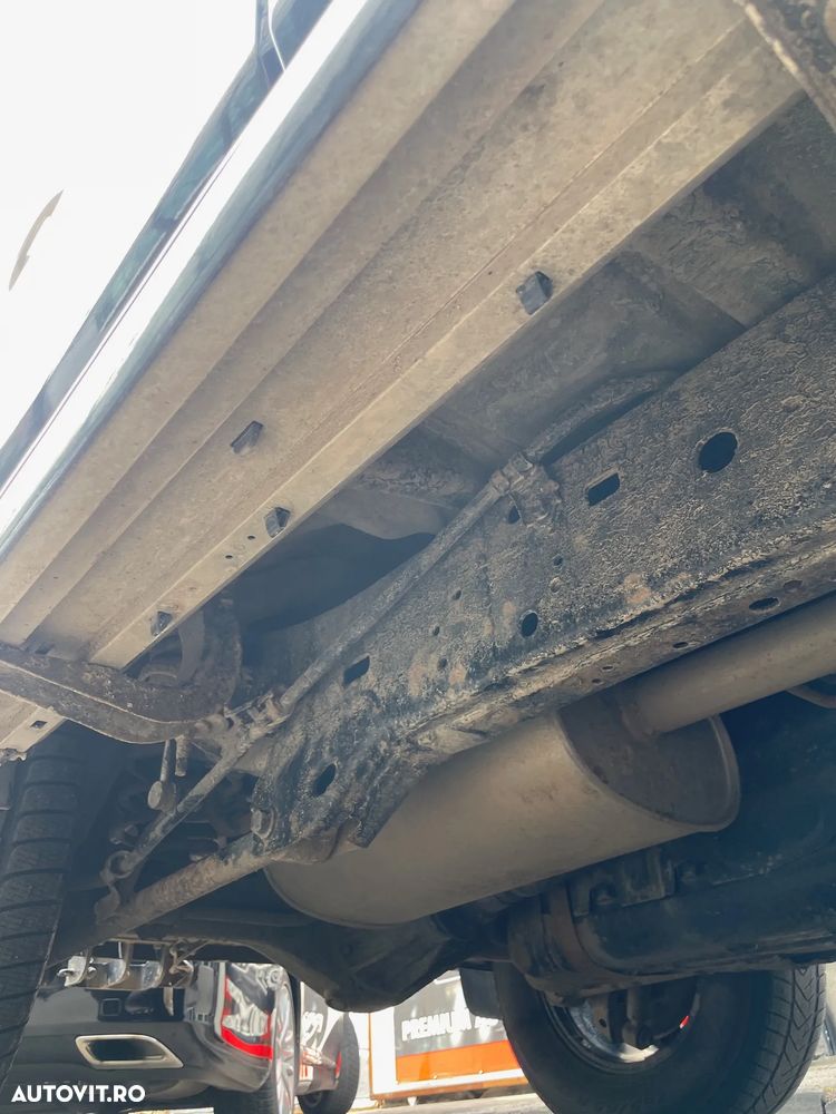 Toyota Land Cruiser - 20