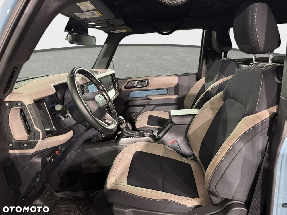 Ford Bronco - 35