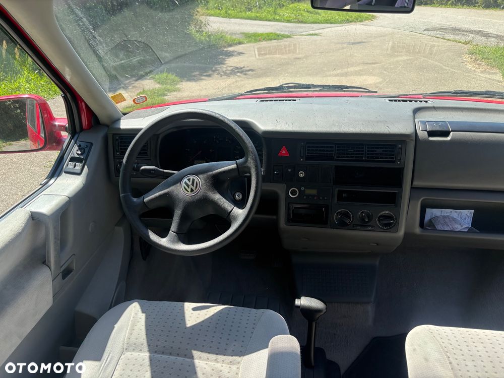 Volkswagen Caravelle - 12