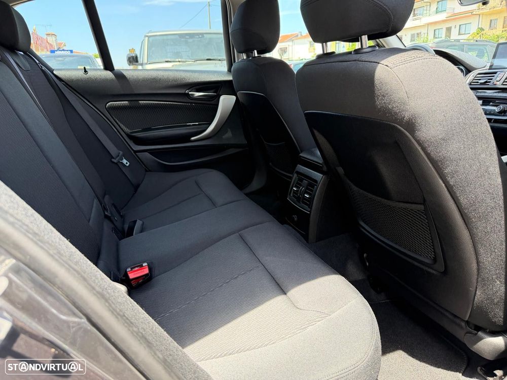 BMW 116 d Pack M - 15