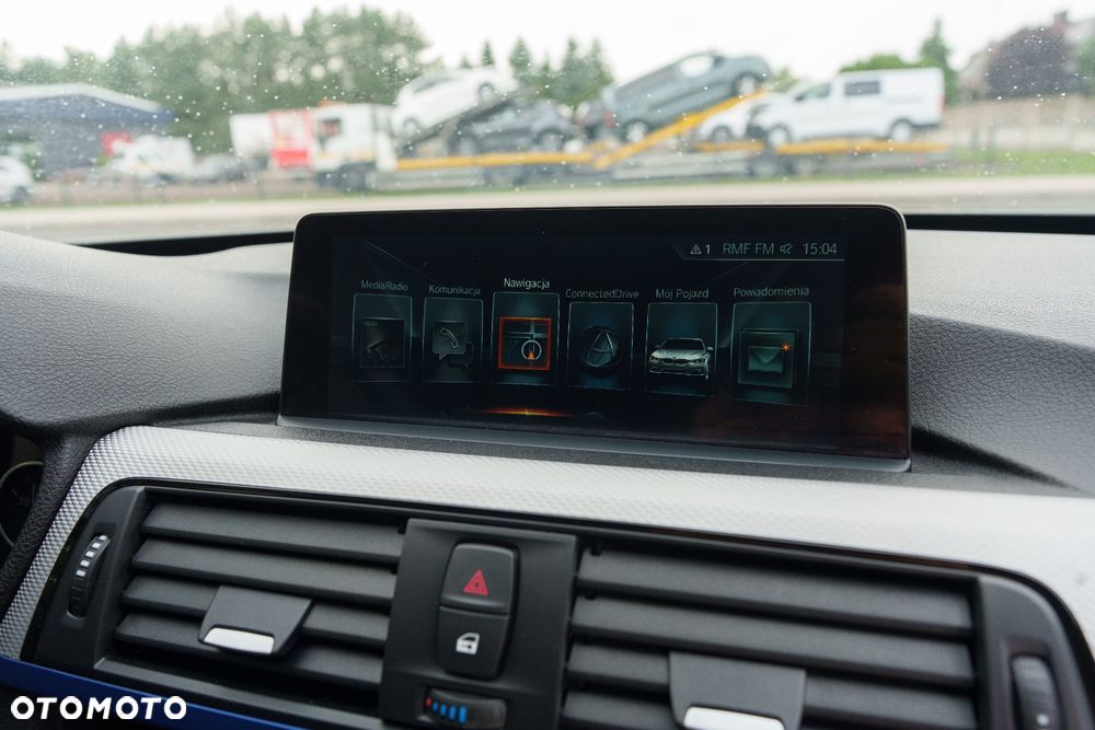 BMW Seria 3 320i Edition M Sport Shadow - 24